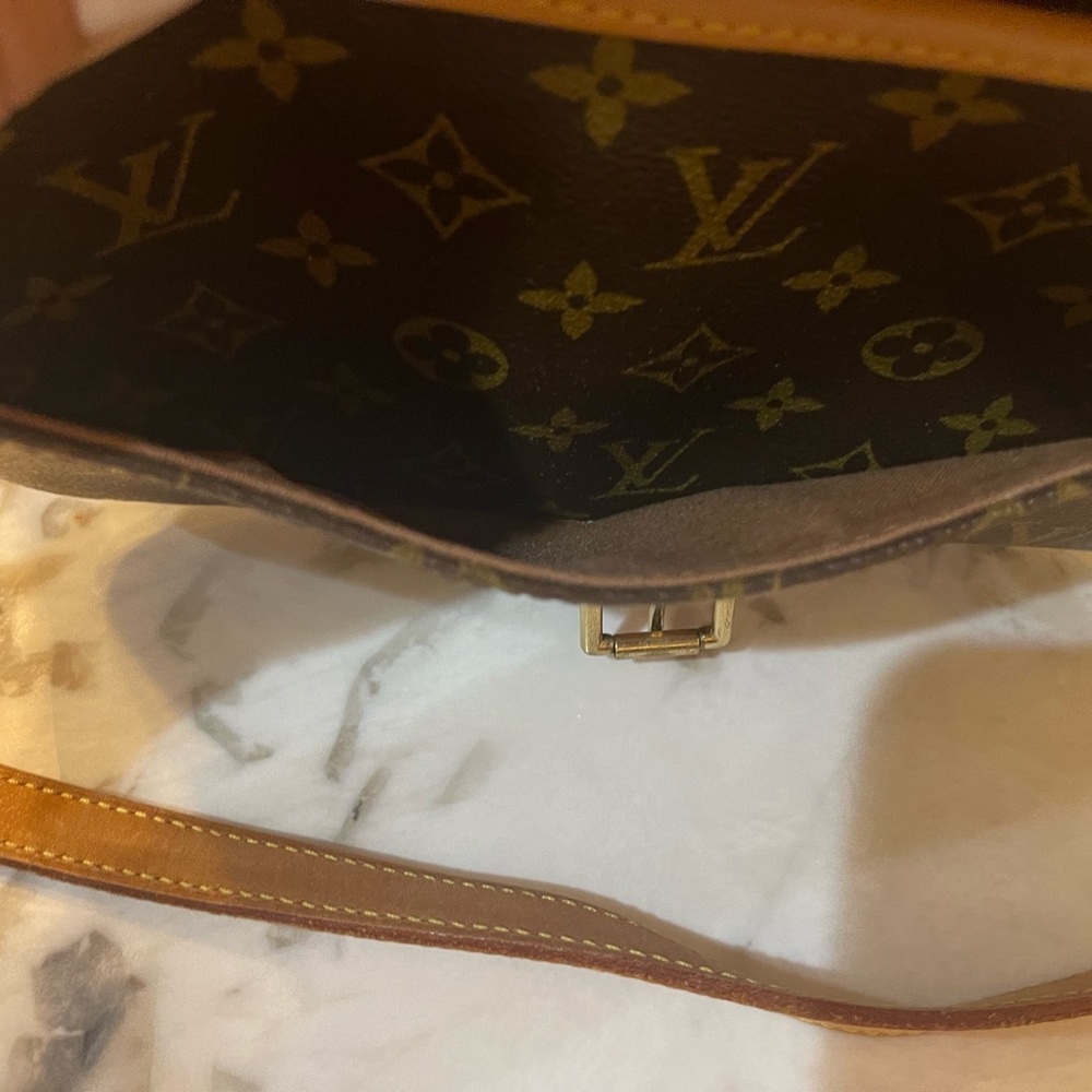 Louis Vuitton Sologne Bag - Picture 11 of 16